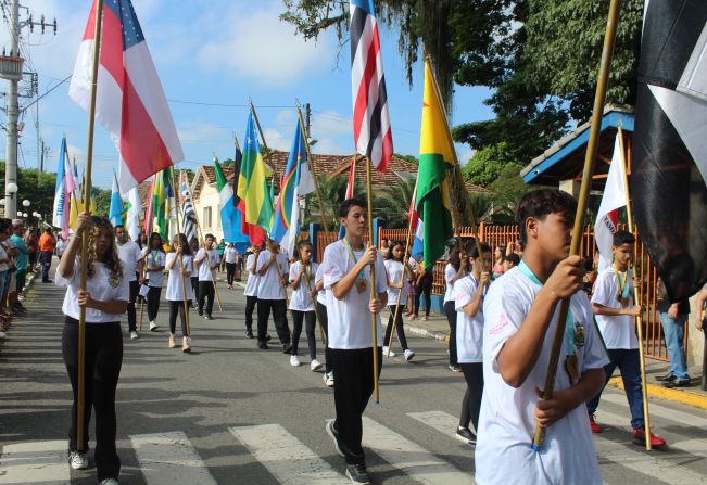 Desfile Cívico marca o 58º Aniversário de Roseira